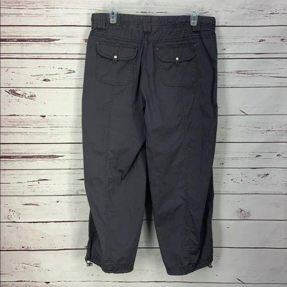 Natalie and Me Gray‎ Medium cotton Capri Cargo Pants - Picture 2 of 12